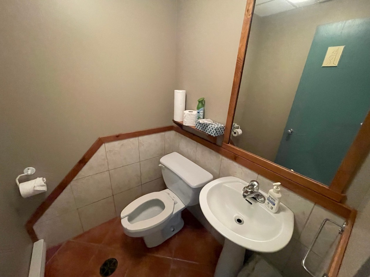 Salle de bains — 5799 - 5807, Boul. Talbot, Saguenay (Laterrière), G7N1V9, Saguenay (Laterrière)