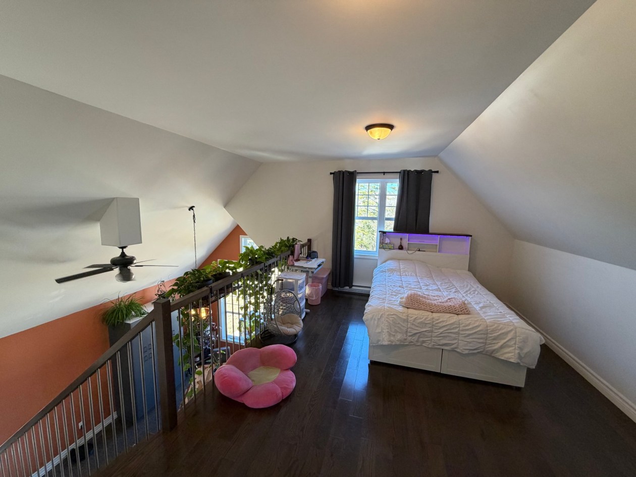 Chambre à coucher — 1982, Ch. du Portage-des-Roches S., Saguenay (Laterrière), G7N1W8, Saguenay (Laterrière)