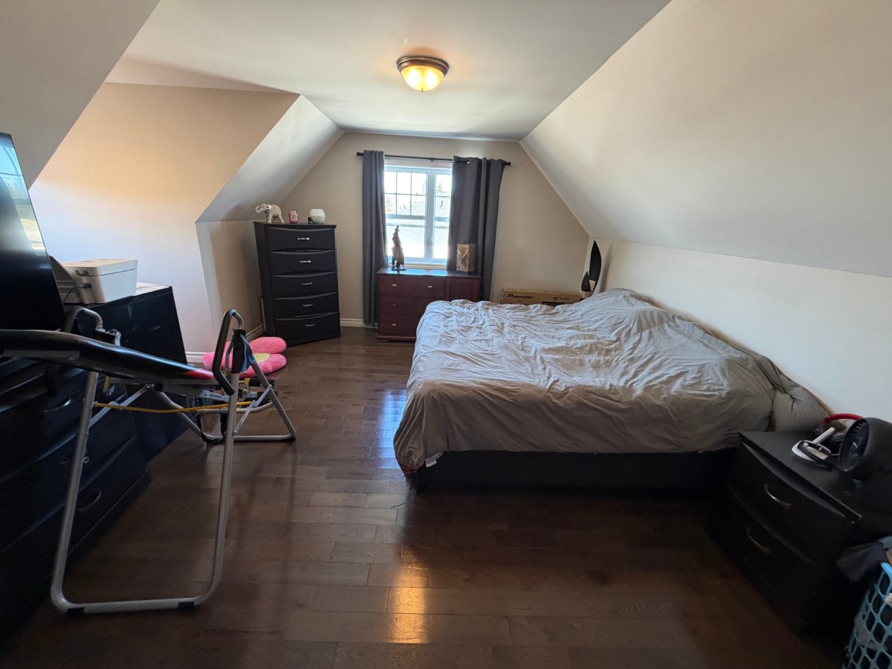 Chambre à coucher — 1982, Ch. du Portage-des-Roches S., Saguenay (Laterrière), G7N1W8, Saguenay (Laterrière)