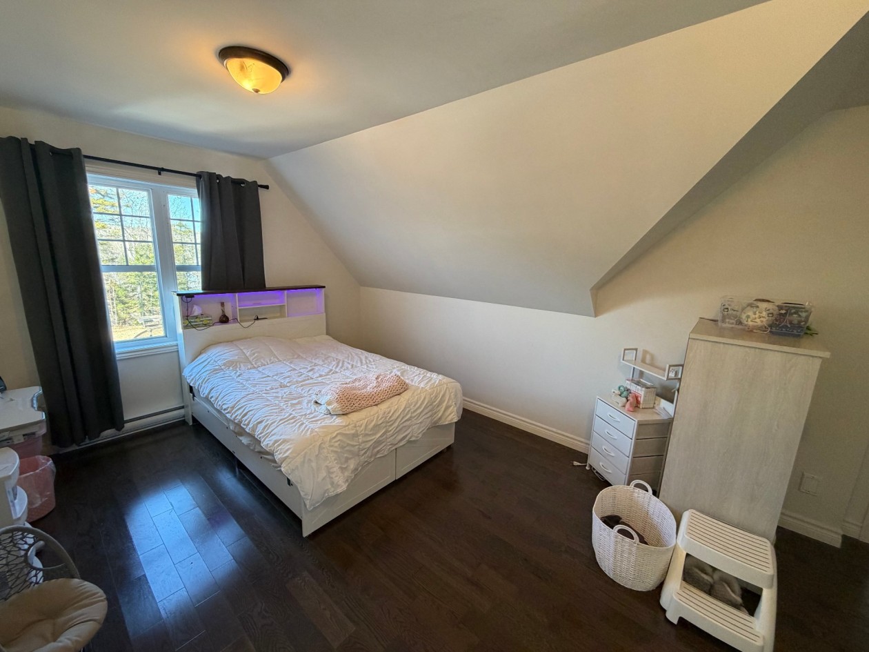 Chambre à coucher — 1982, Ch. du Portage-des-Roches S., Saguenay (Laterrière), G7N1W8, Saguenay (Laterrière)