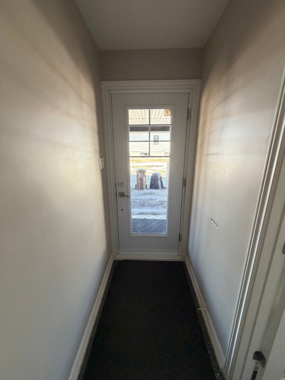 Hall d'entrée — 1982, Ch. du Portage-des-Roches S., Saguenay (Laterrière), G7N1W8, Saguenay (Laterrière)