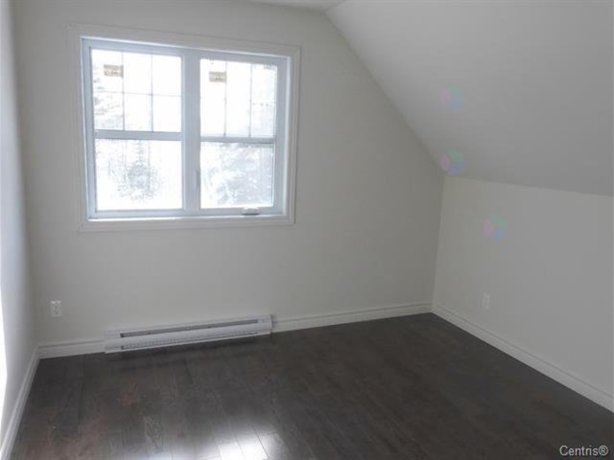 Chambre à coucher — 1982, Ch. du Portage-des-Roches S., Saguenay (Laterrière), G7N1W8, Saguenay (Laterrière)