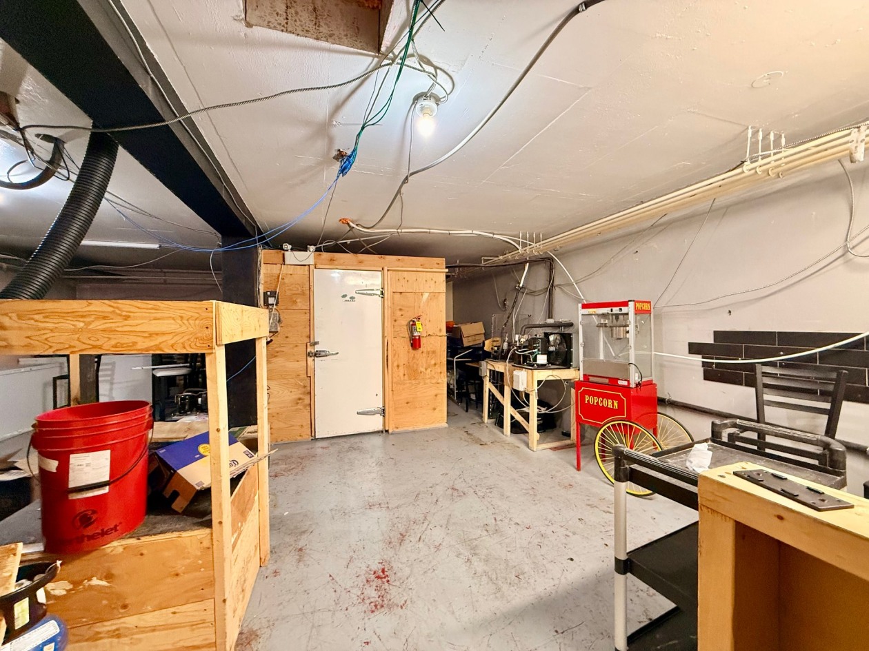 Rangement — 2429, Rue St-Dominique, Saguenay (Jonquière), G7X6L1, Saguenay (Jonquière)