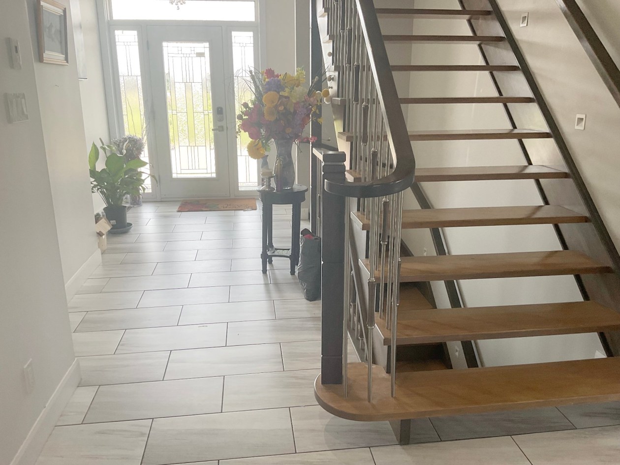 Hall d'entrée — 1787, Rue Gabriel, Saguenay (Chicoutimi), G7J0G4, Saguenay (Chicoutimi)