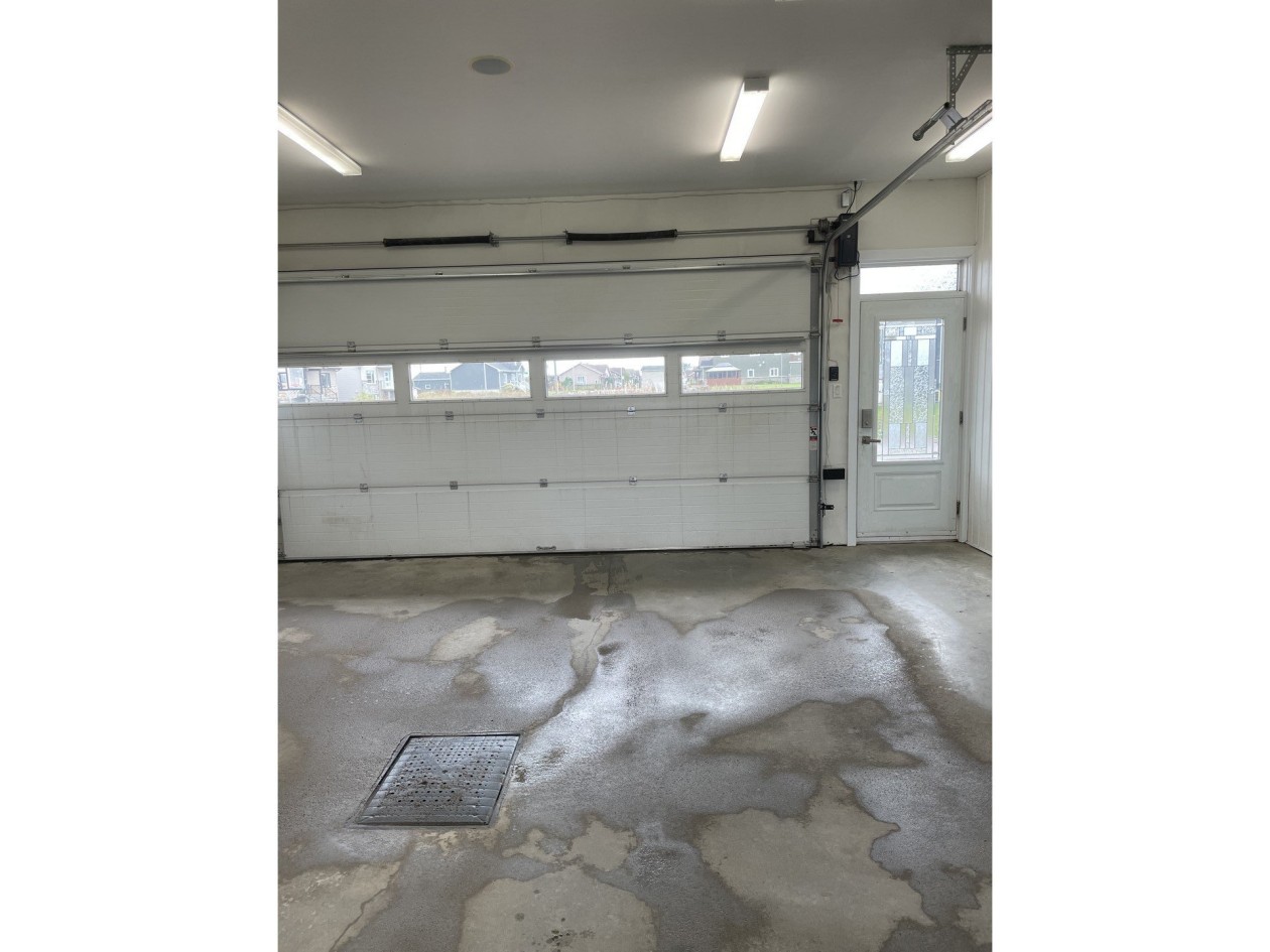 Garage — 1787, Rue Gabriel, Saguenay (Chicoutimi), G7J0G4, Saguenay (Chicoutimi)