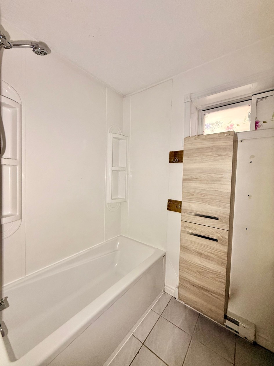 Salle de bains — 1761, Rue Roussel, Saguenay (Chicoutimi), G7G5H5, Saguenay (Chicoutimi)