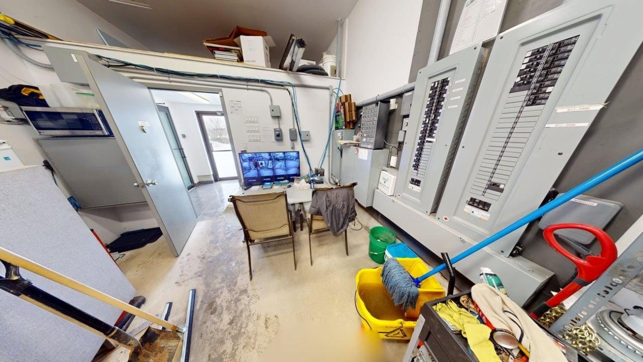 Atelier — 940, Boul. Ste-Geneviève, Saguenay (Chicoutimi), G7G2G4, Saguenay (Chicoutimi)