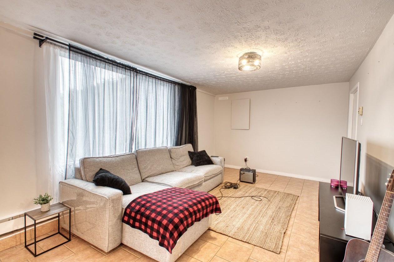 Salon — 2176 - 2180, Ch. Galvin, Sherbrooke (Fleurimont), J1G3G2, Sherbrooke (Fleurimont)