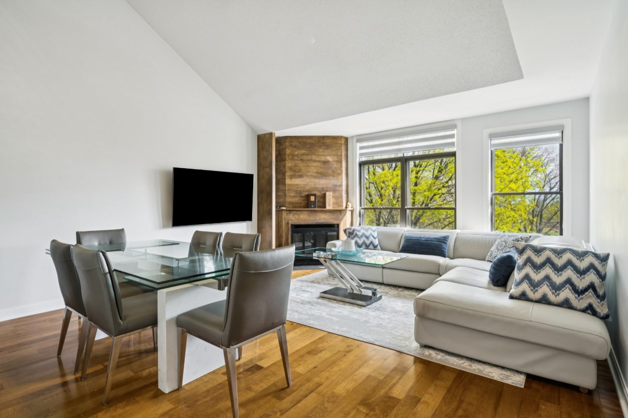 Salon — 3440, Rue Provost, 302, Montréal (Lachine), H8T3J6, Montréal (Lachine)