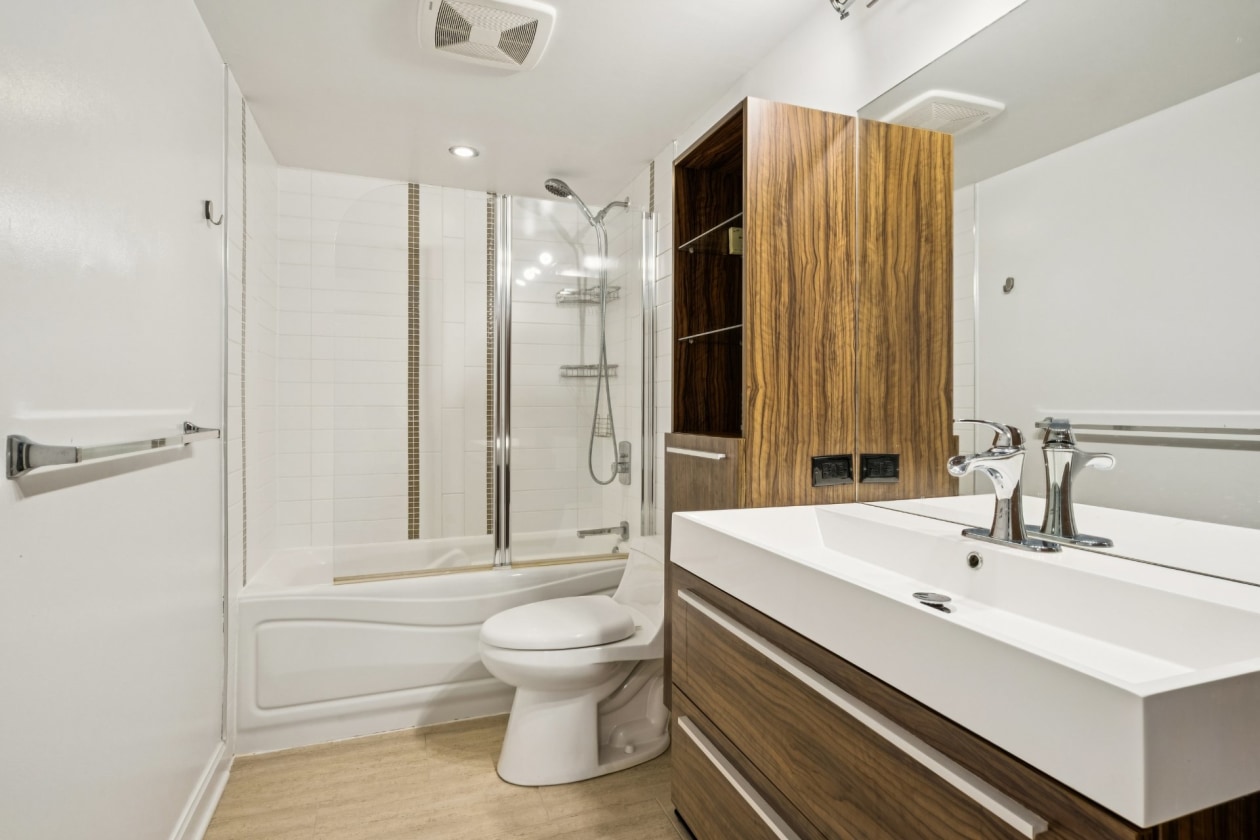 Salle de bains — 3440, Rue Provost, 302, Montréal (Lachine), H8T3J6, Montréal (Lachine)