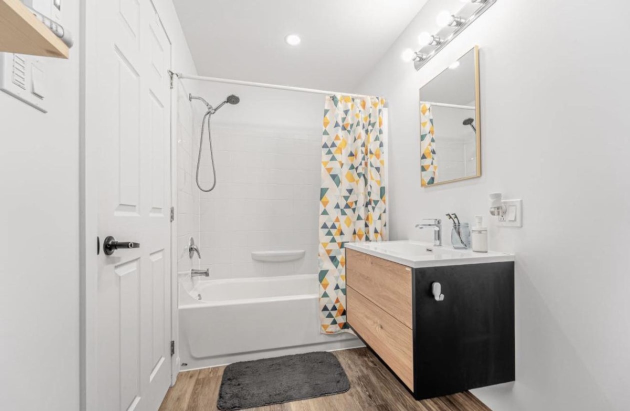 Salle de bains — 42A Av Eugène-Lamontagne, A, Québec, G1L 2B2, Québec