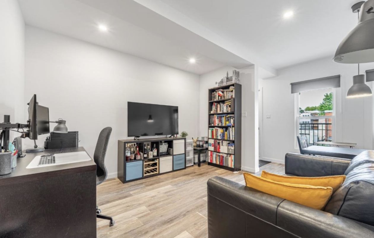 Salon — 42A Av Eugène-Lamontagne, A, Québec, G1L 2B2, Québec