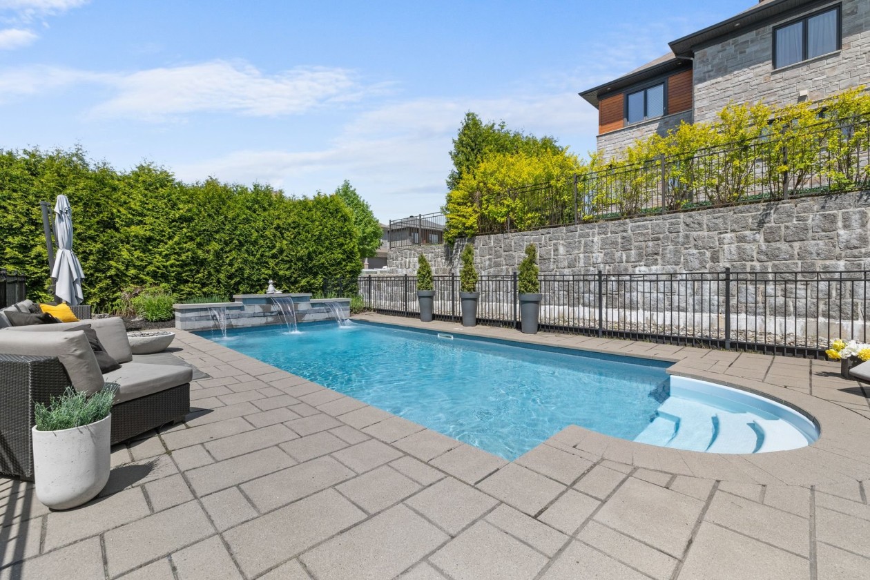 Piscine — 463, Rue de l'Avrillet, Québec (Beauport), G1C0J7, Québec (Beauport)