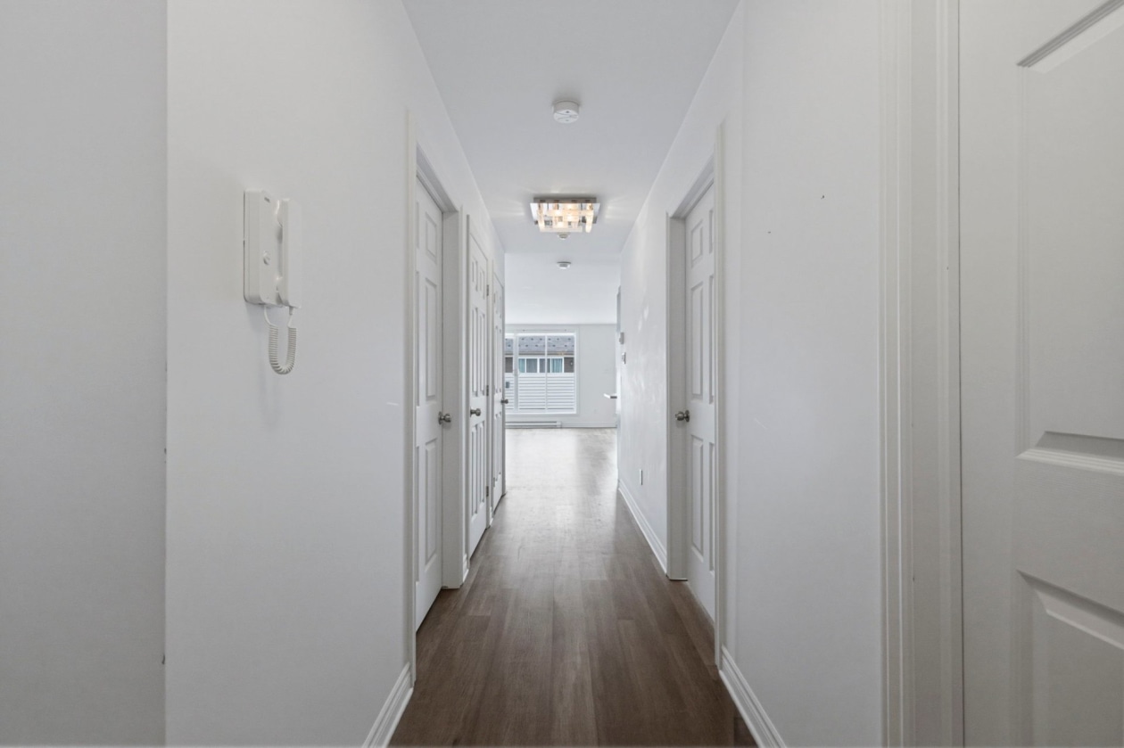 Corridor — 325, Rue Ste-Catherine, 404, Saint-Constant, J5A0G1, Saint-Constant