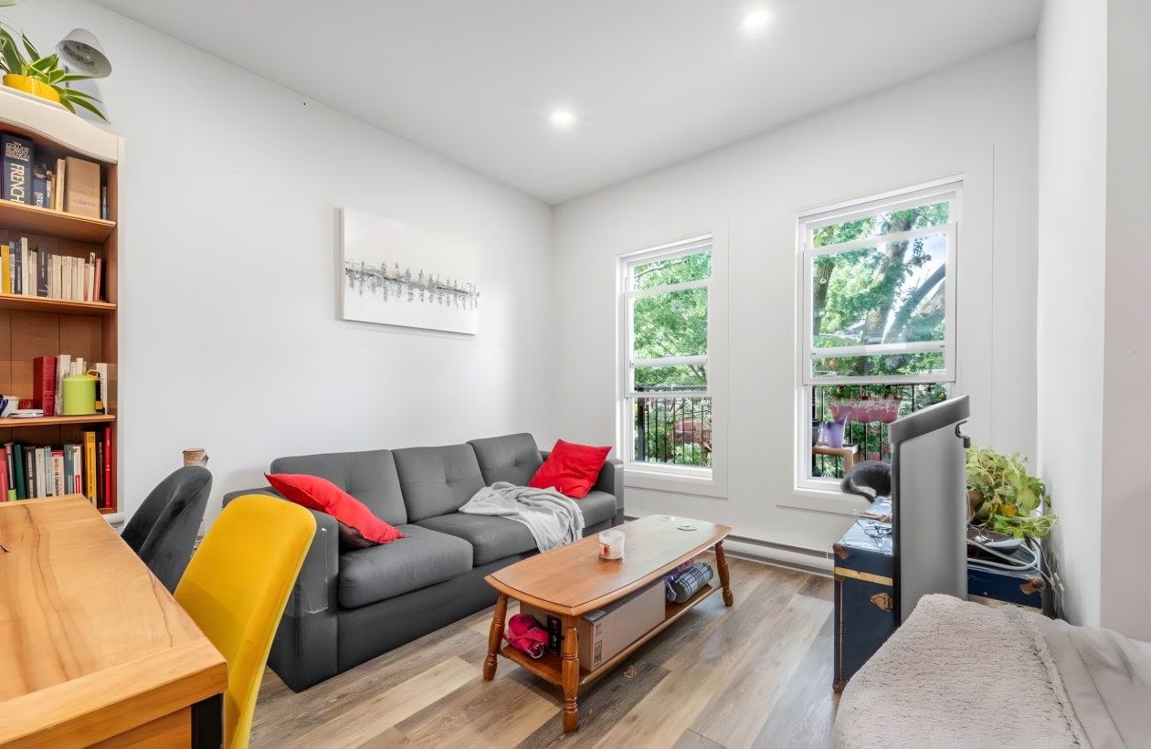 Salon — 42B Av Eugène-Lamontagne, B, Québec, G1L 2B2, Québec