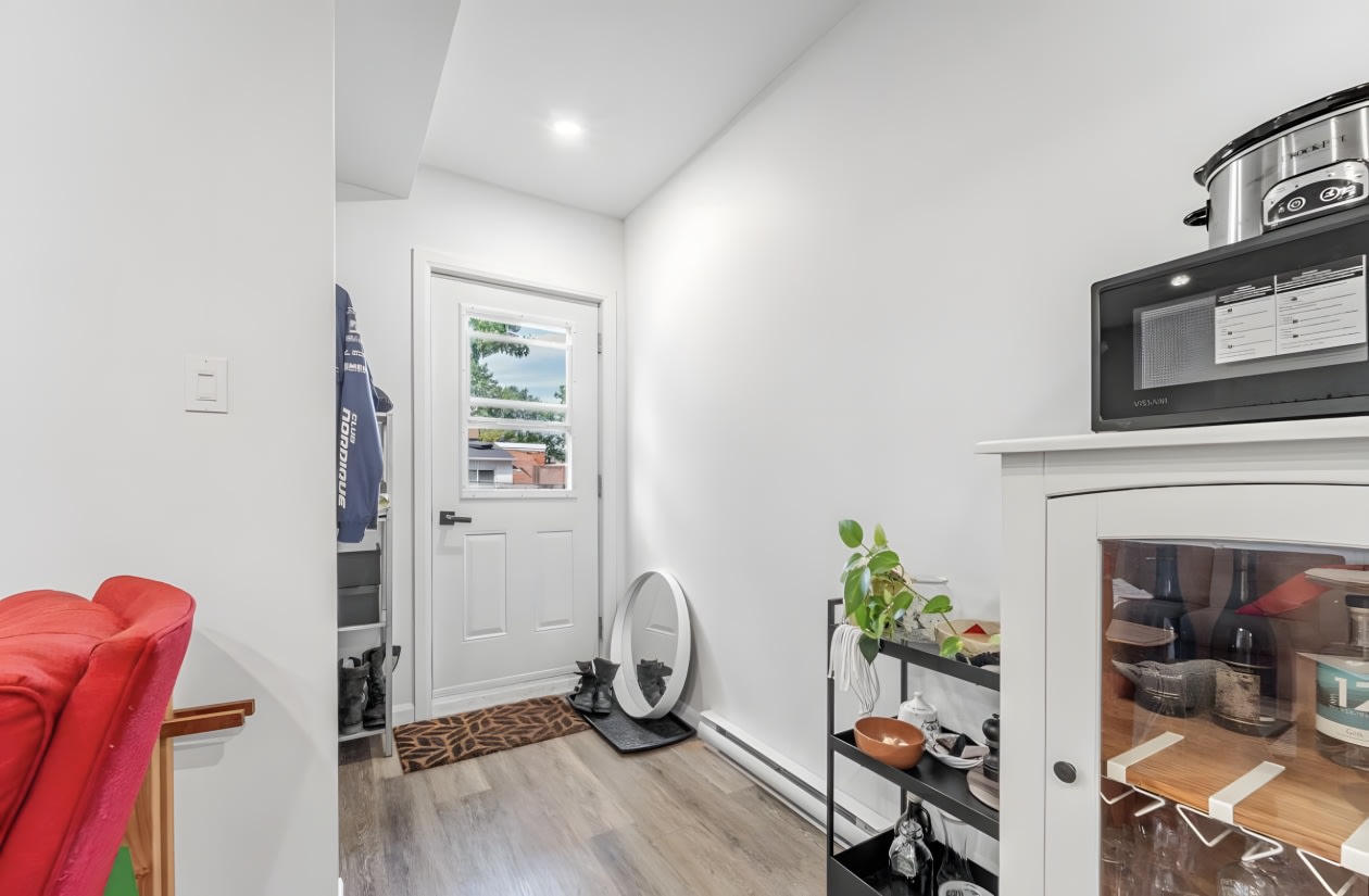 Hall d'entrée — 42B Av Eugène-Lamontagne, B, Québec, G1L 2B2, Québec