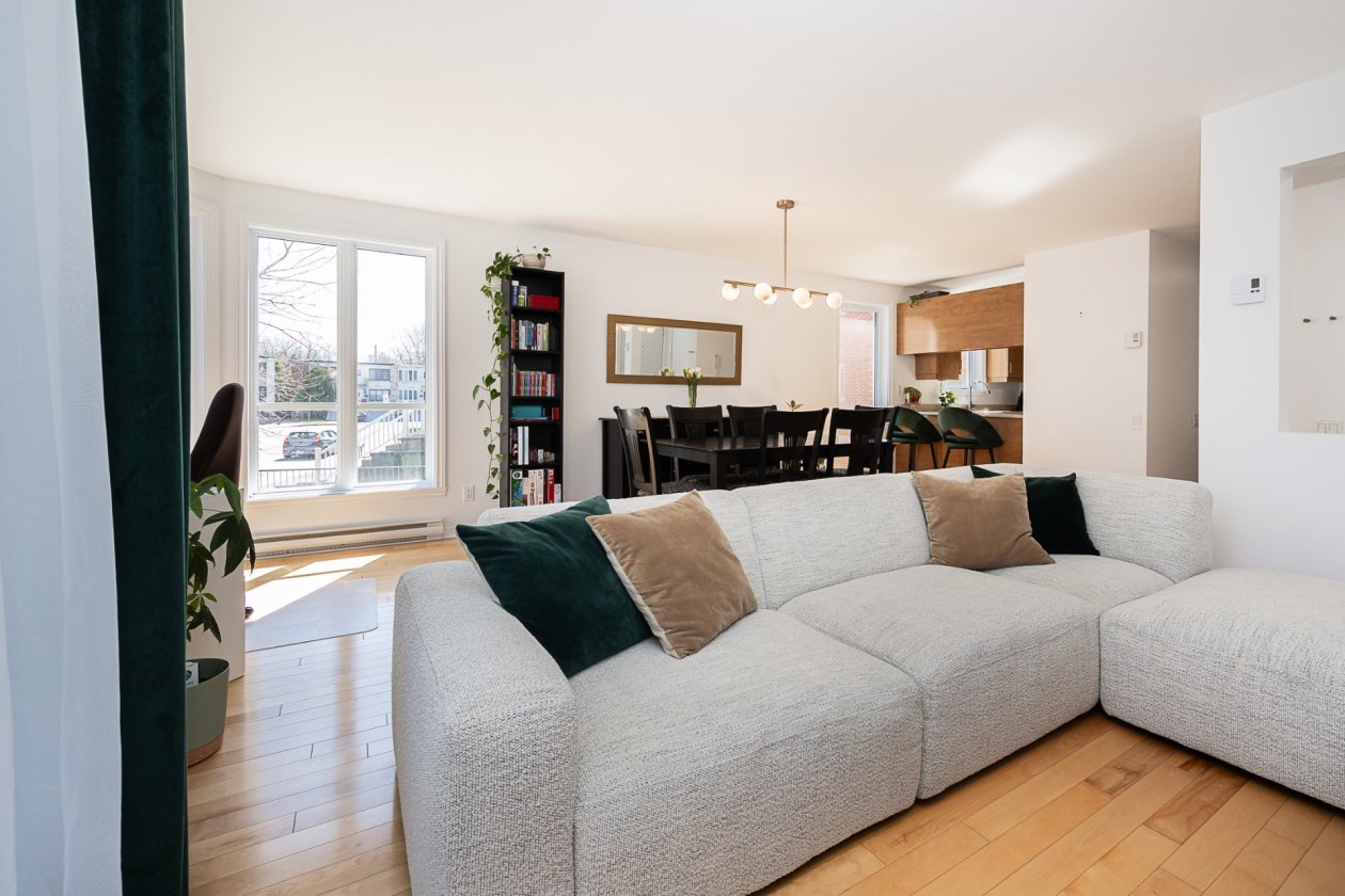 Salon — 85, Rue McVey, 3, Montréal (LaSalle), H8R3T3, Montréal (LaSalle)
