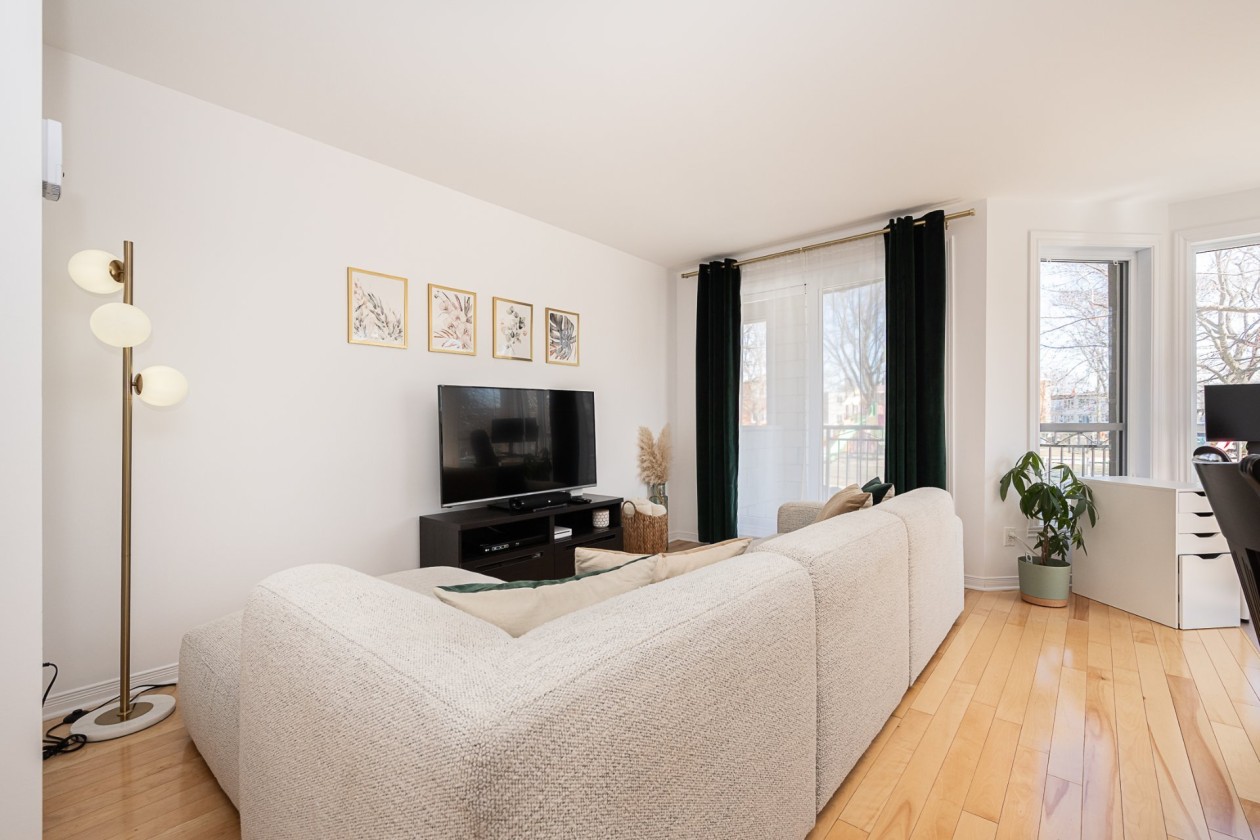 Salon — 85, Rue McVey, 3, Montréal (LaSalle), H8R3T3, Montréal (LaSalle)
