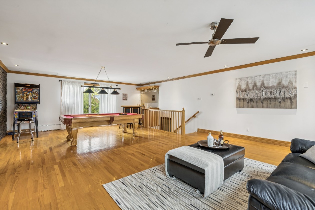 Salle familiale — 3325, Rue Dawes, Montréal (Lachine), H9T1W5, Montréal (Lachine)