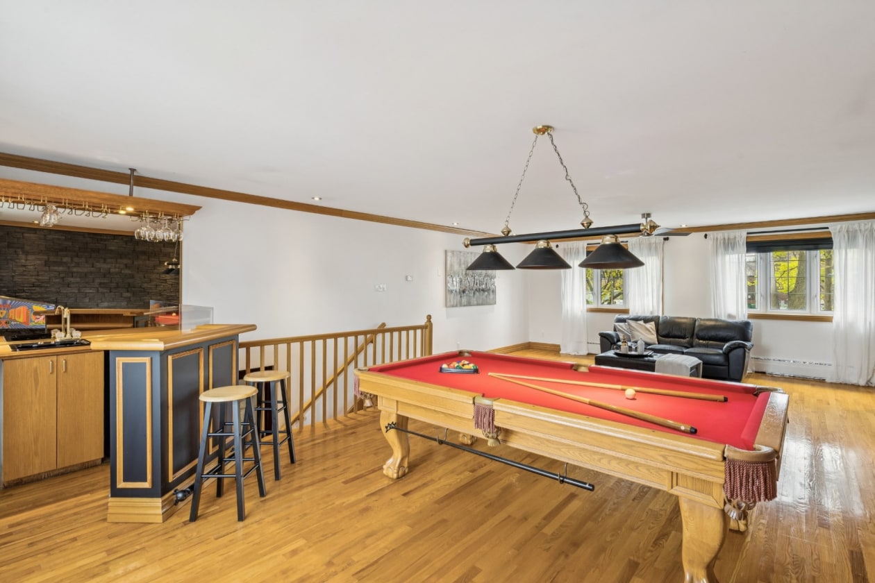 Salle familiale — 3325, Rue Dawes, Montréal (Lachine), H9T1W5, Montréal (Lachine)