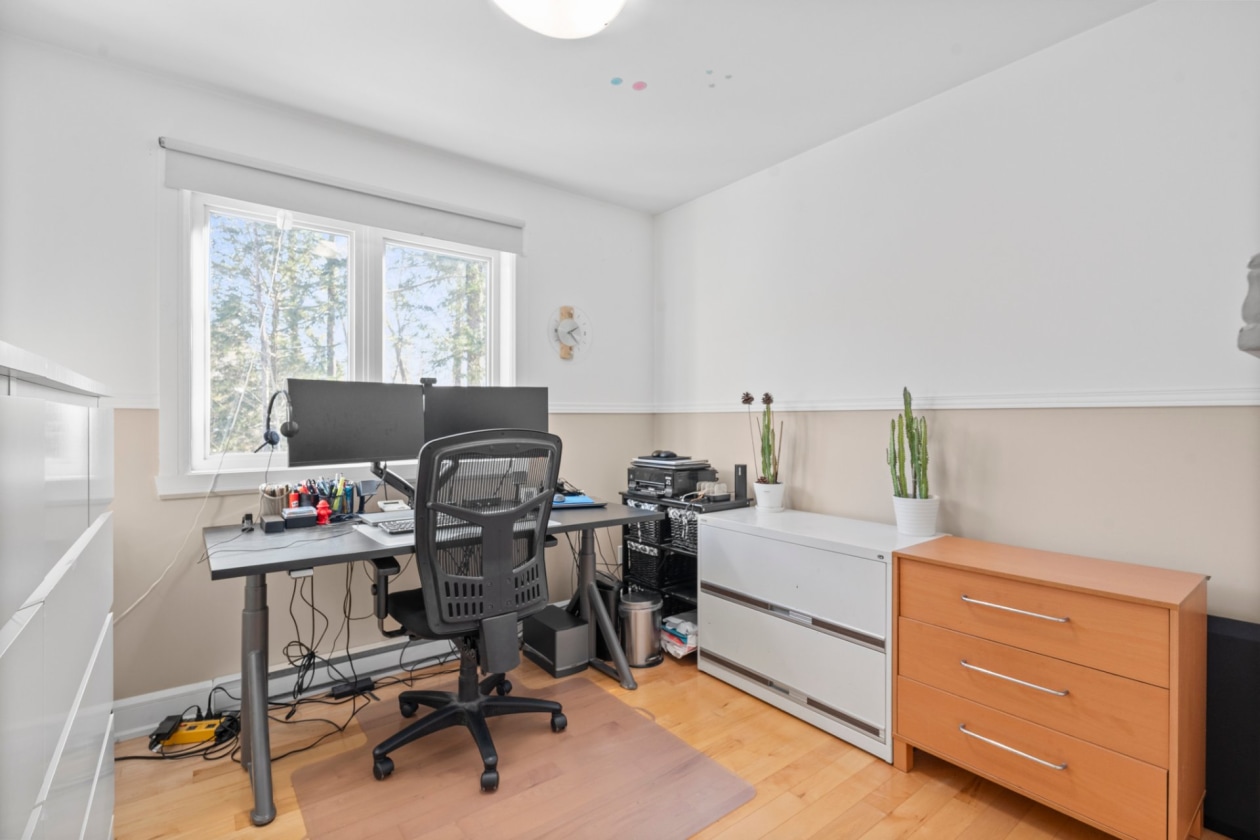Bureau — 311, Rue des Celtes, Saint-Colomban, J5K0G7, Saint-Colomban