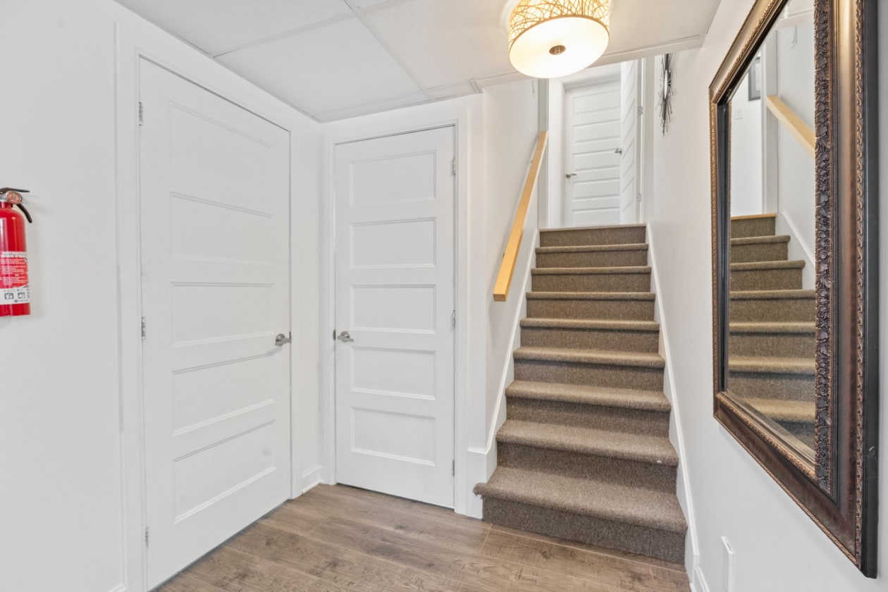 Escalier — 311, Rue des Celtes, Saint-Colomban, J5K0G7, Saint-Colomban