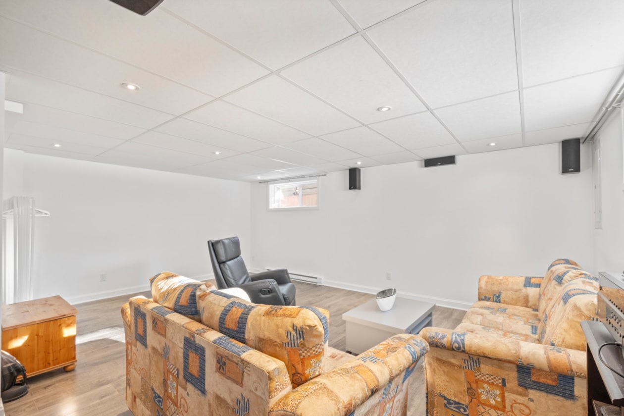 Salle familiale — 311, Rue des Celtes, Saint-Colomban, J5K0G7, Saint-Colomban