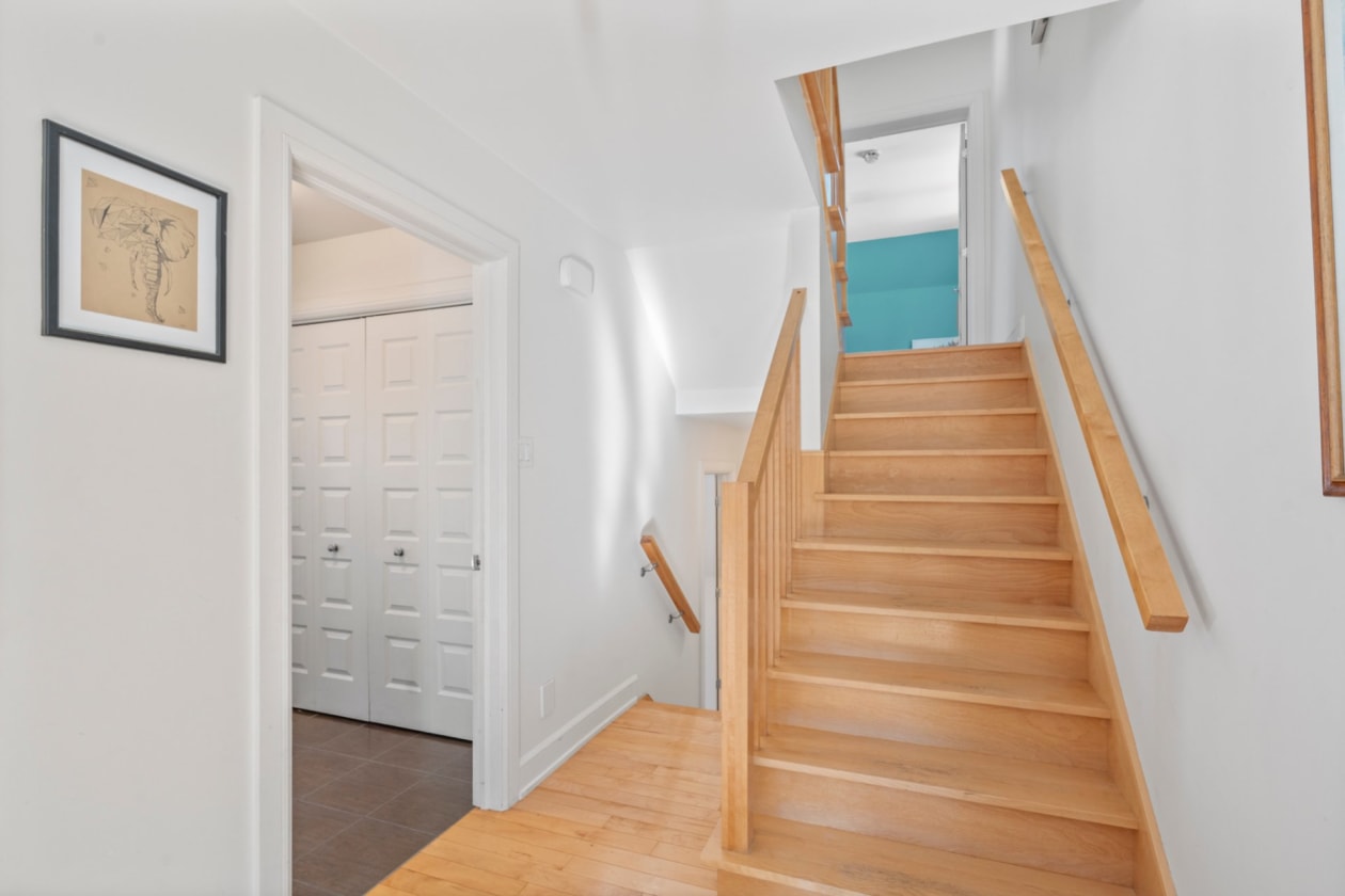 Escalier — 311, Rue des Celtes, Saint-Colomban, J5K0G7, Saint-Colomban