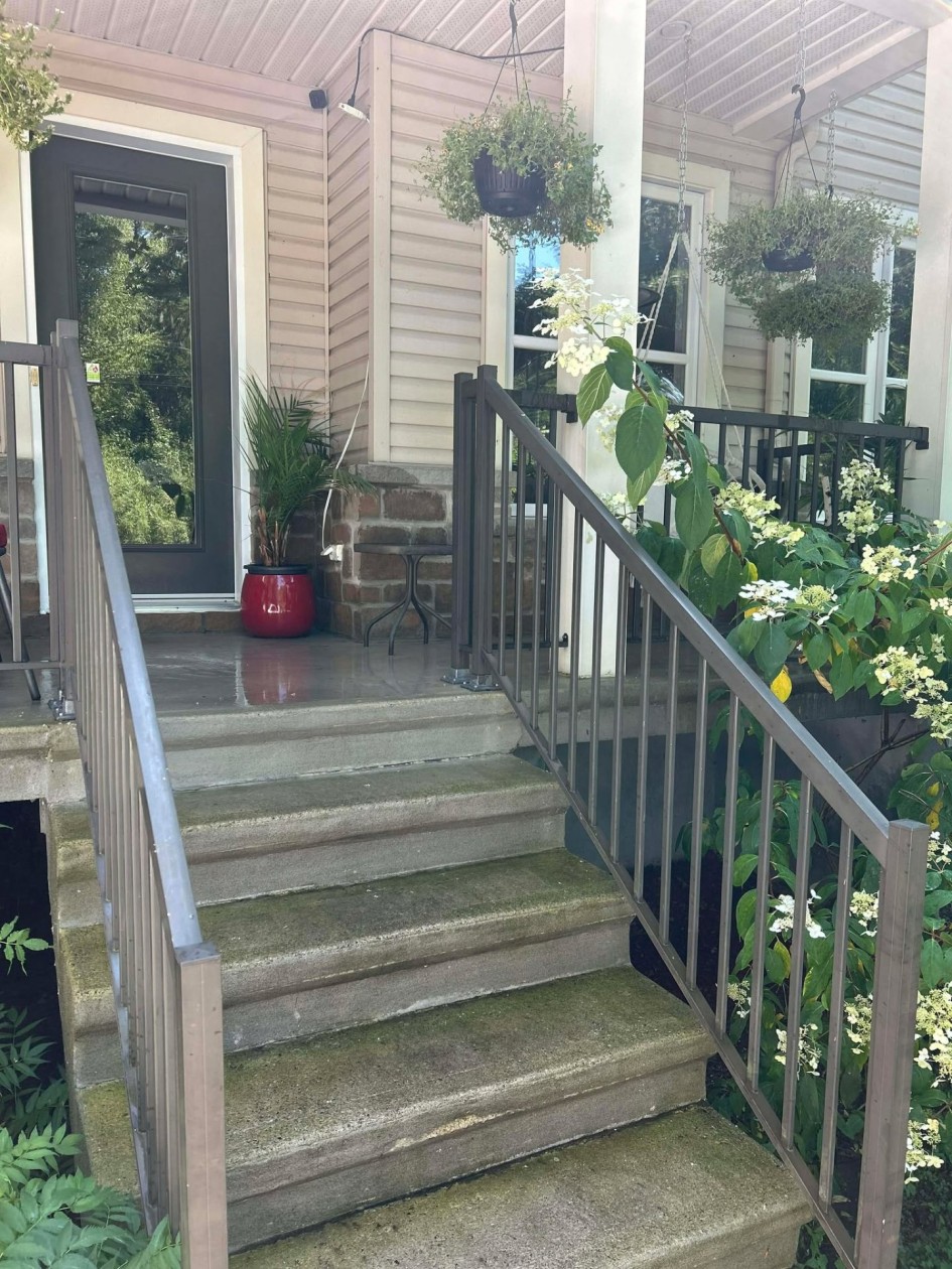 Façade — 311, Rue des Celtes, Saint-Colomban, J5K0G7, Saint-Colomban