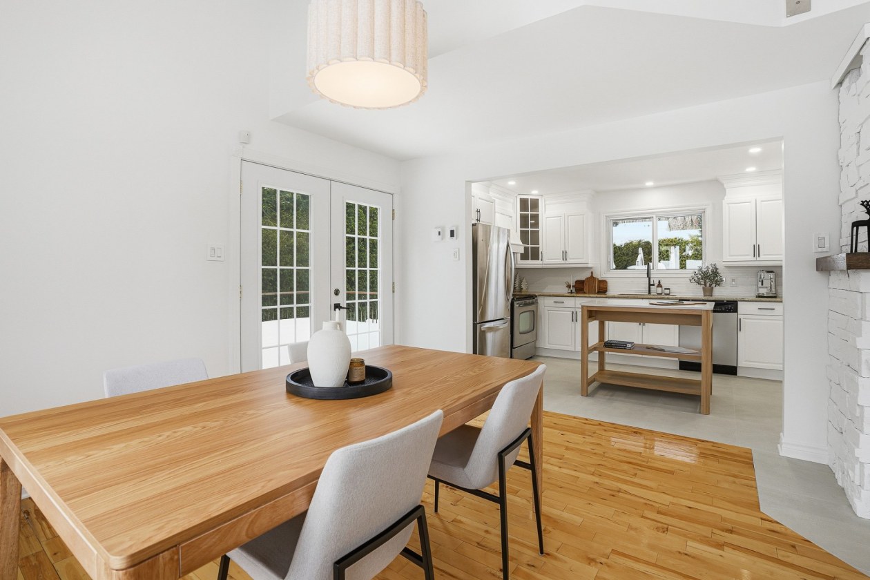 Salle à manger — 445, Rue du Baron, Saint-Sauveur, J0R1R4, Saint-Sauveur