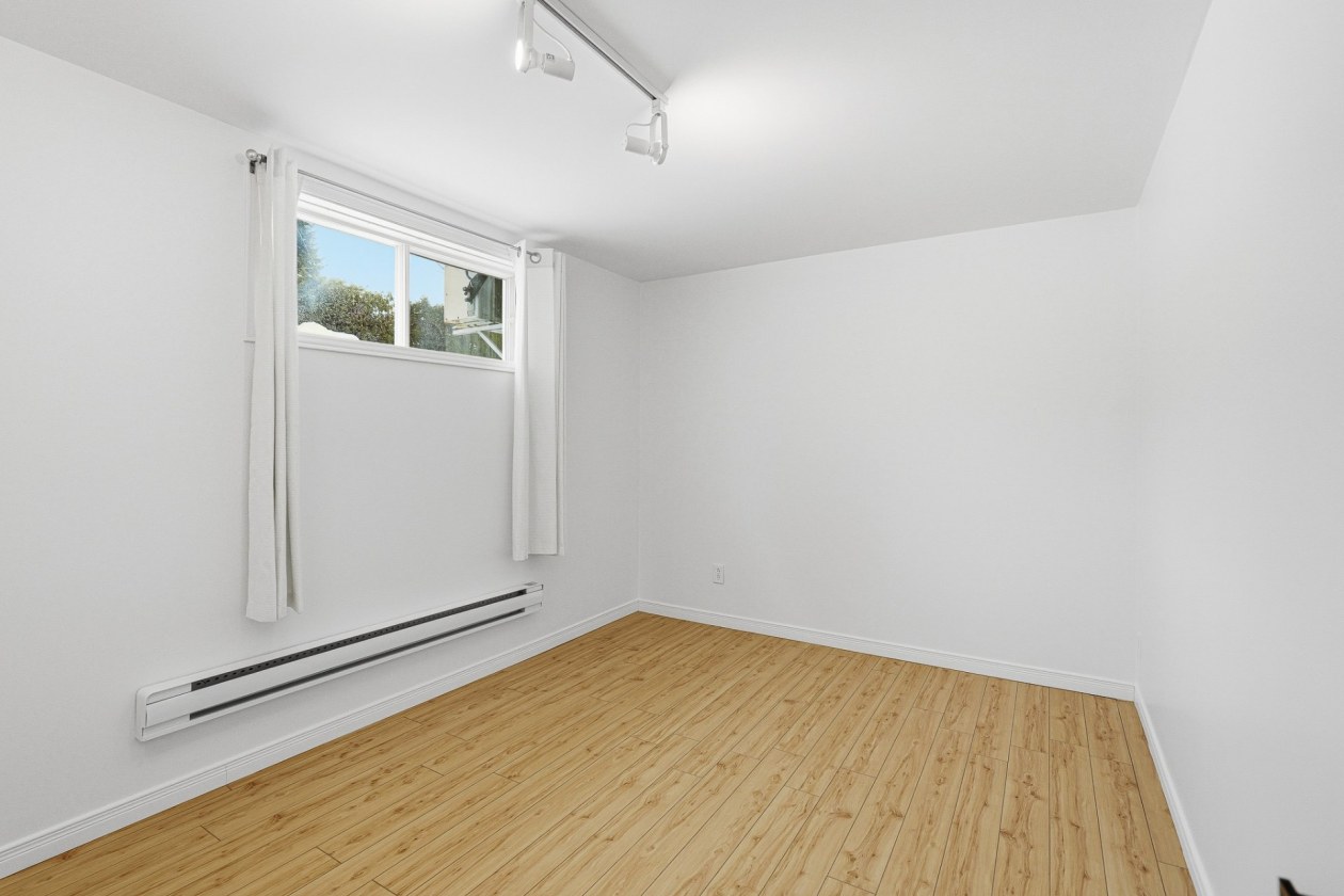 Chambre à coucher — 445, Rue du Baron, Saint-Sauveur, J0R1R4, Saint-Sauveur
