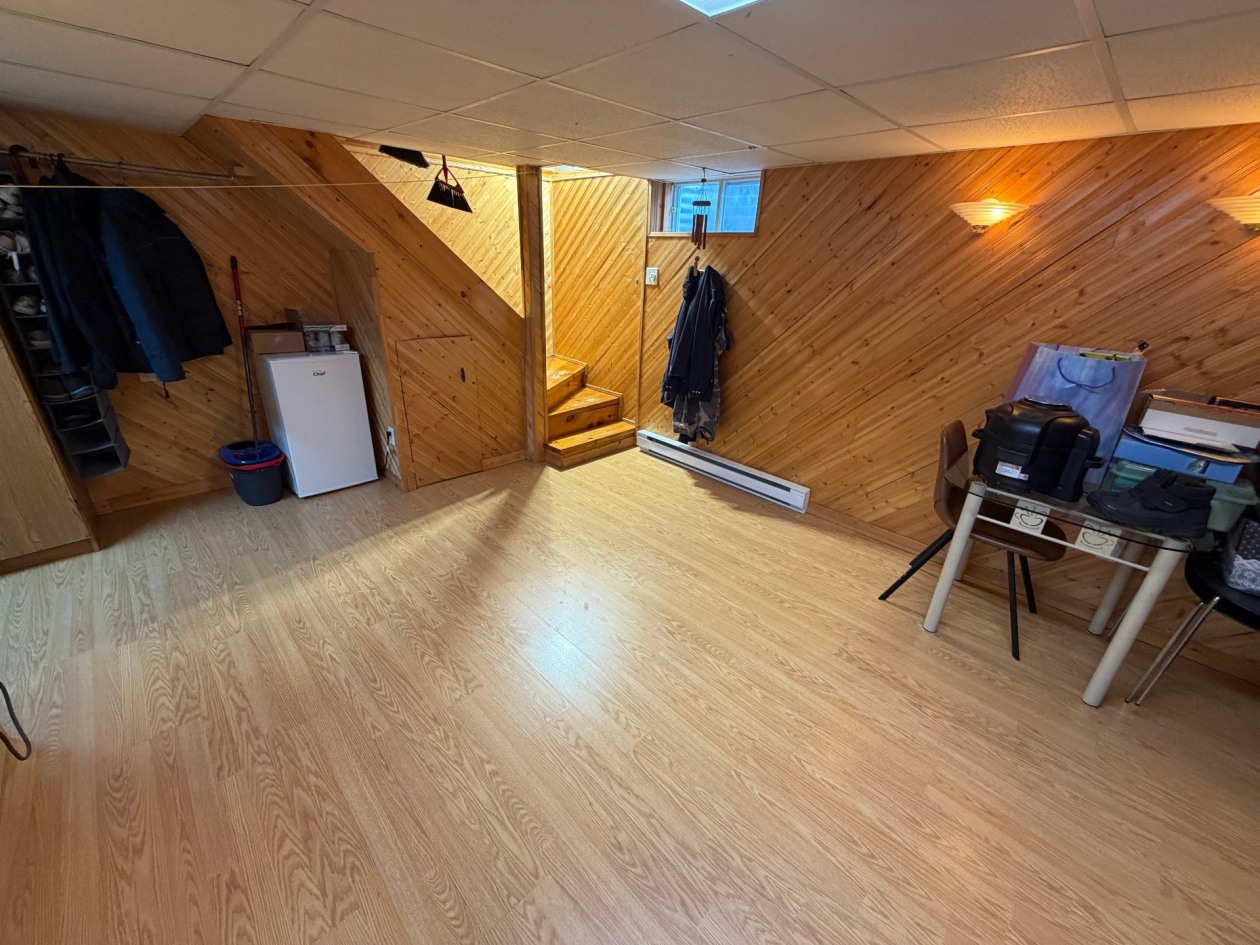 Salle familiale — 2769, Rue Deville, Saguenay (Jonquière), G7S2G9, Saguenay (Jonquière)