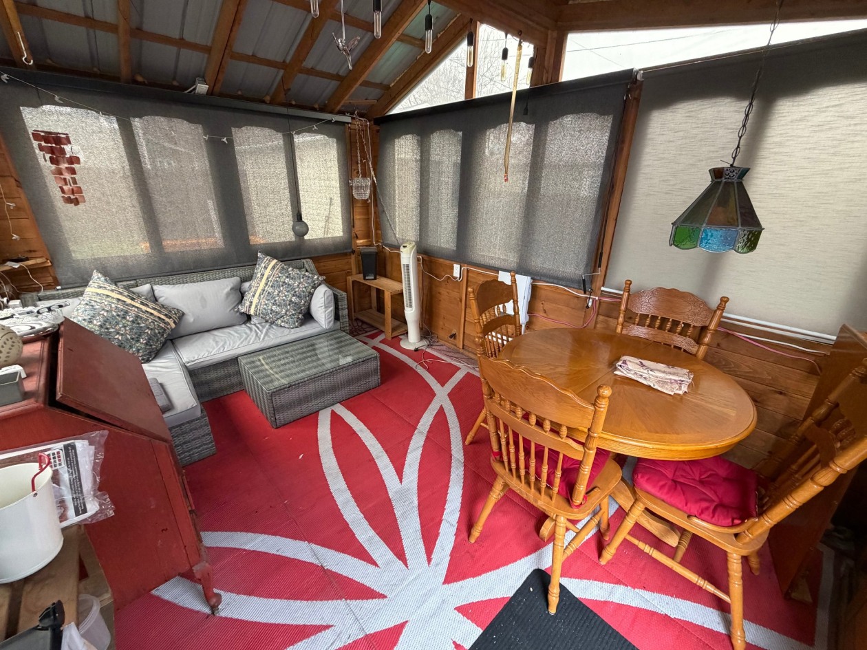 Verrière — 2769, Rue Deville, Saguenay (Jonquière), G7S2G9, Saguenay (Jonquière)