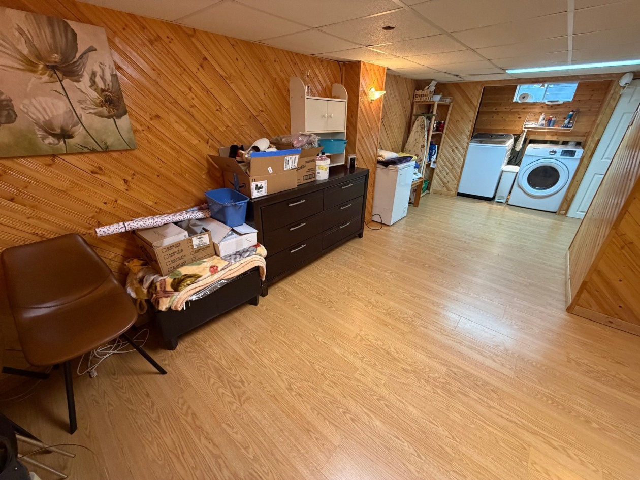 Salle familiale — 2769, Rue Deville, Saguenay (Jonquière), G7S2G9, Saguenay (Jonquière)