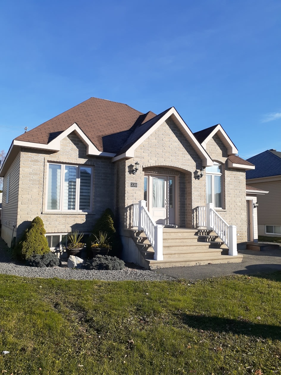 330 Rue Édouard-Laberge