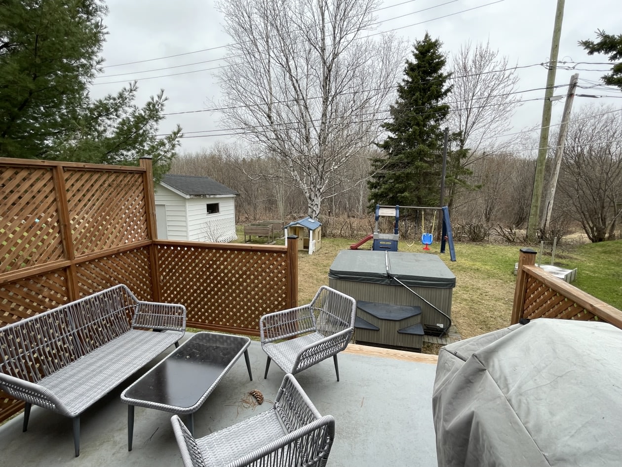 Terrasse — 251 Rue Deshaies, Amos, J9T 3X8, Amos