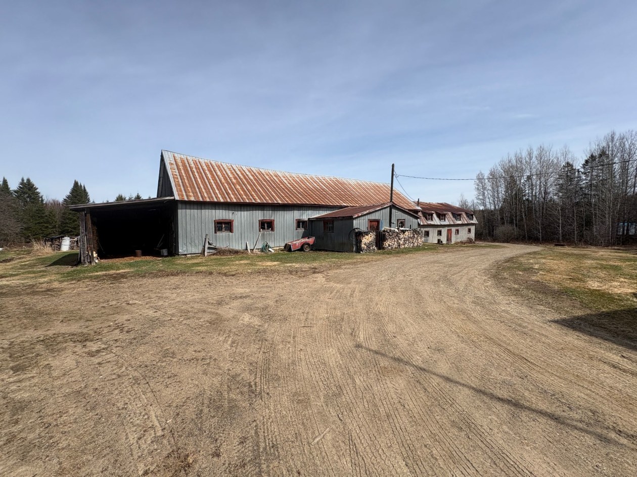 Grange — 1031, Rg du Sacré-Coeur, Saint-Jean-de-Matha, J0K2S0, Saint-Jean-de-Matha