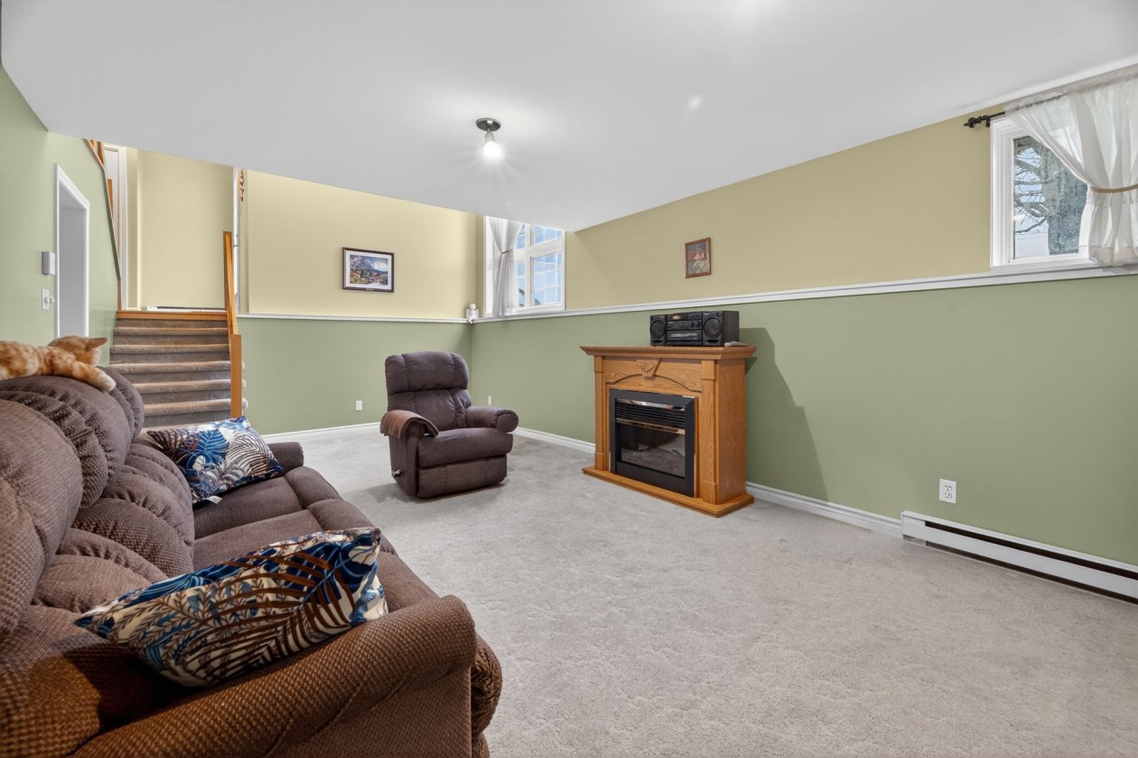 Salon — 273, Rue Corneau, Rimouski, G5L7V4, Rimouski