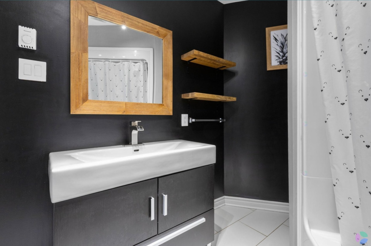 Salle de bains — 5, Crois. de l'Oranger, 210, Saint-Constant, J5A1L2, Saint-Constant