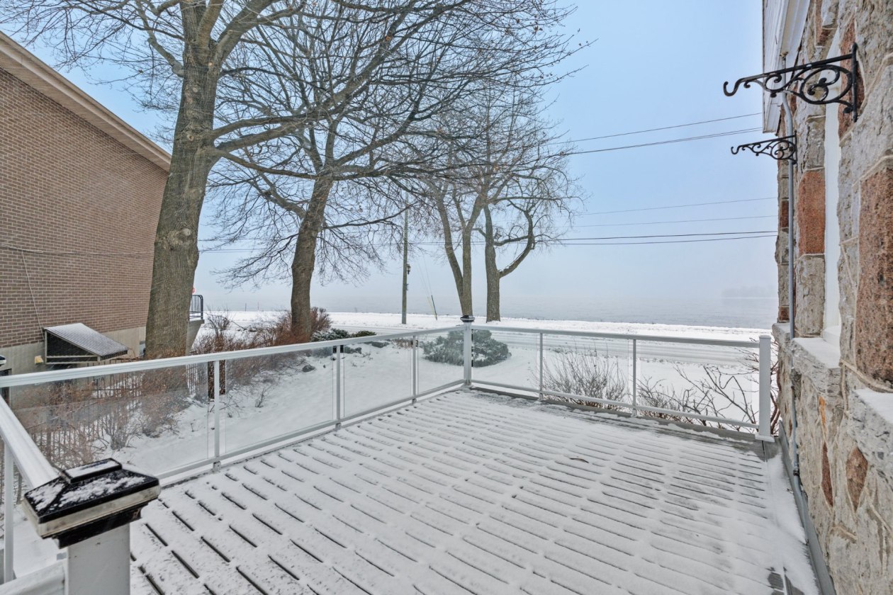 Balcon — 5150, Boul. St-Joseph, Montréal (Lachine), H8T1S2, Montréal (Lachine)