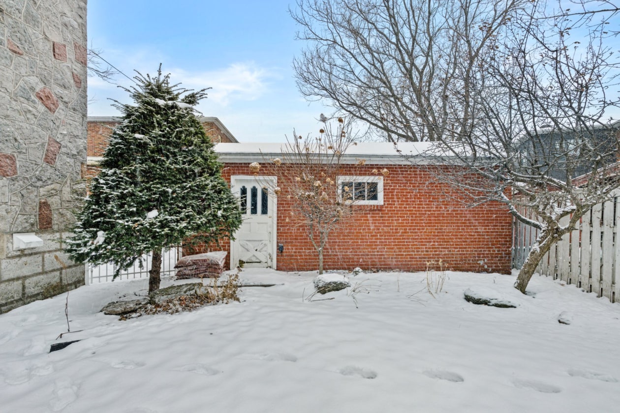 Cour — 5150, Boul. St-Joseph, Montréal (Lachine), H8T1S2, Montréal (Lachine)