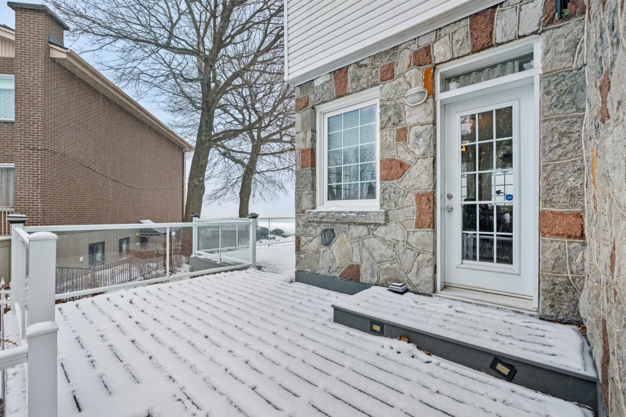 Balcon — 5150, Boul. St-Joseph, Montréal (Lachine), H8T1S2, Montréal (Lachine)