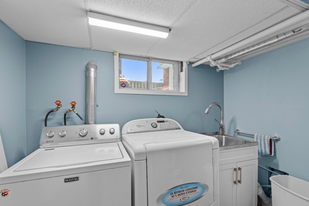 Salle de lavage — 5150, Boul. St-Joseph, Montréal (Lachine), H8T1S2, Montréal (Lachine)