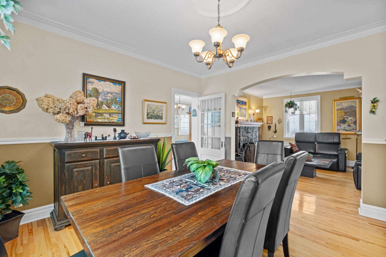 Salle à manger — 5150, Boul. St-Joseph, Montréal (Lachine), H8T1S2, Montréal (Lachine)