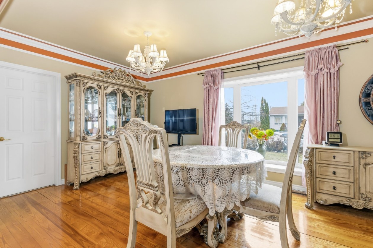 Salle à manger — 20, Boul. Ste-Marguerite, Châteauguay, J6K1M1, Châteauguay