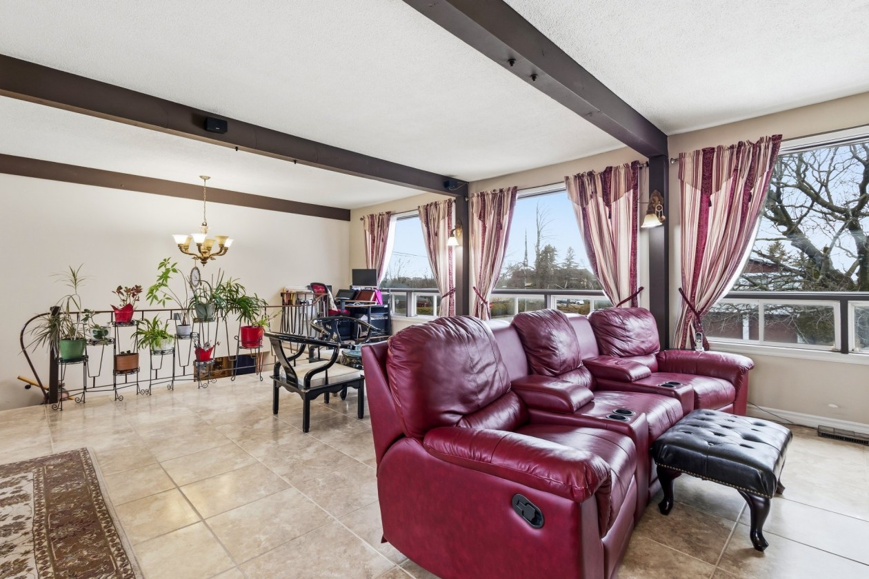 Salle familiale — 20, Boul. Ste-Marguerite, Châteauguay, J6K1M1, Châteauguay