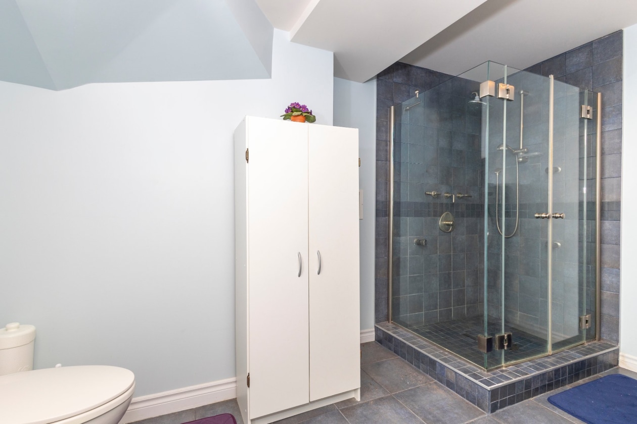 Salle de bains — 20, Boul. Ste-Marguerite, Châteauguay, J6K1M1, Châteauguay