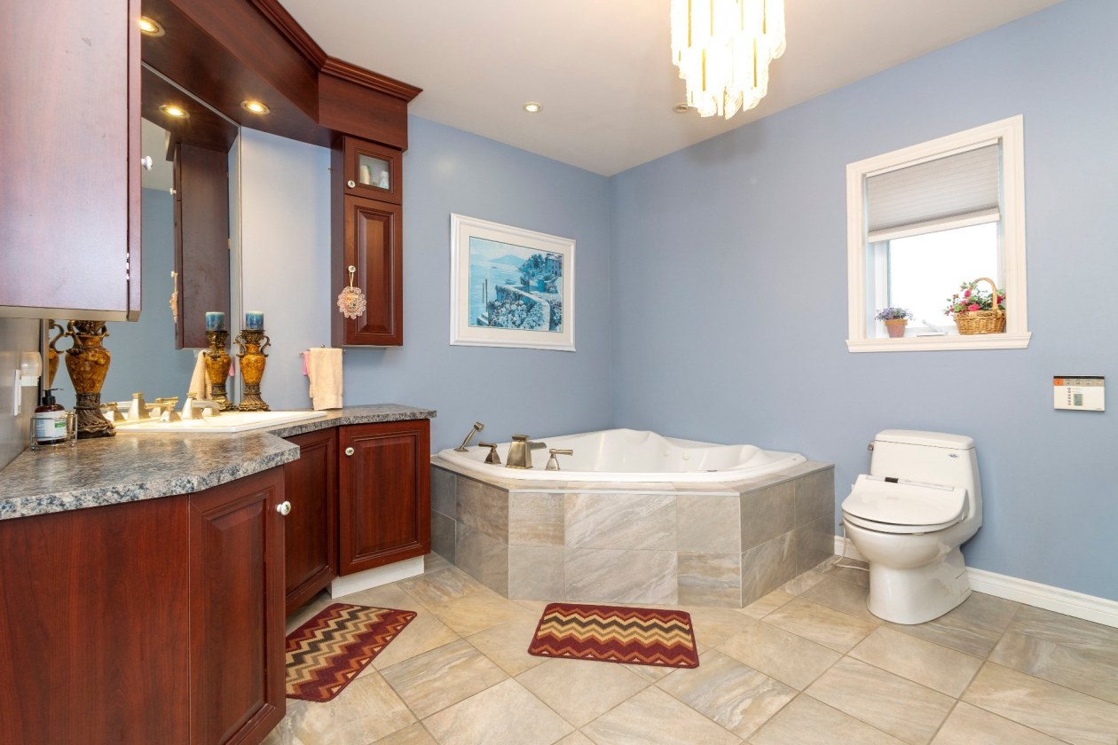 Salle de bains — 20, Boul. Ste-Marguerite, Châteauguay, J6K1M1, Châteauguay