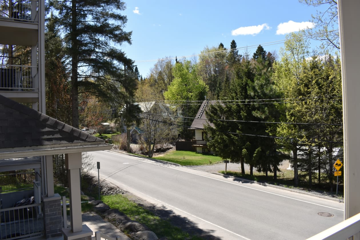 Balcon — 671 Chemin de la Rivière, 201, Sainte-Agathe-des-Monts, J8C 0X9, Sainte-Agathe-des-Monts