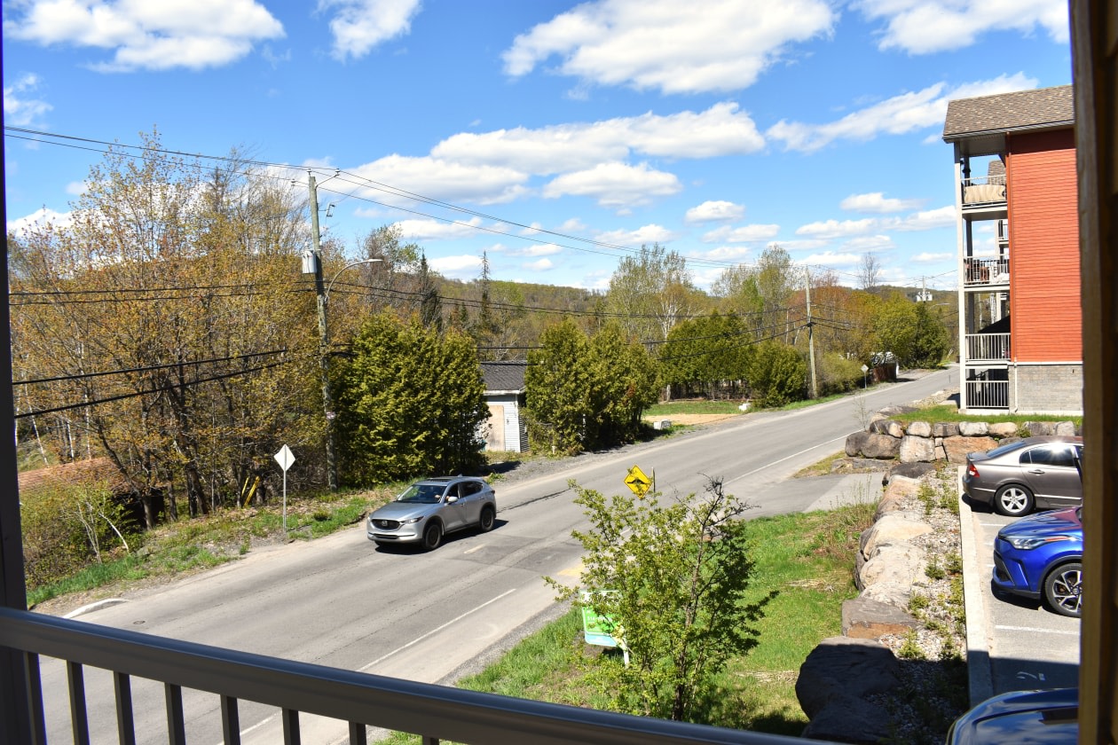 Balcon — 671 Chemin de la Rivière, 201, Sainte-Agathe-des-Monts, J8C 0X9, Sainte-Agathe-des-Monts